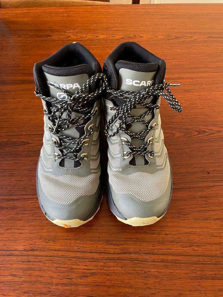 Bergschoenen kind Scarpa Rush mid goretex maat 37, Ophalen, Zo goed als nieuw, Schoenen