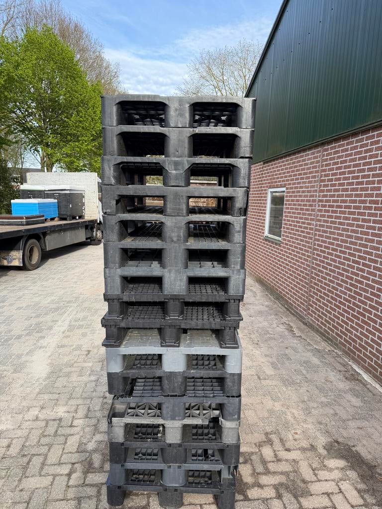 Partij kunststof pallets 16 stuks 120x80x15, Ophalen of Verzenden, Gebruikt