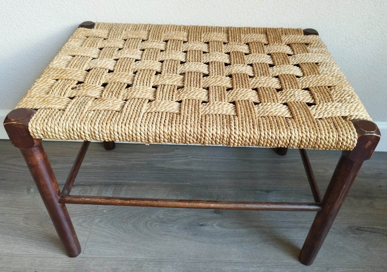 Vintage Boho Papercord Kruk Krukje Voetenbankje
51x35x36cm, Verzenden, Zo goed als nieuw, Hout