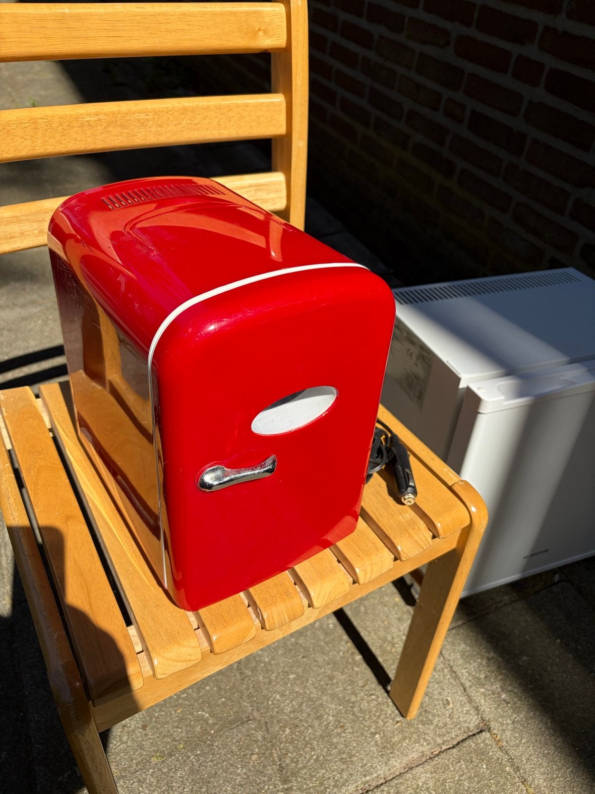 Rode mini koelkastje- Ideaal voor auto, kantoor of camping, Caravans en Kamperen, Koelboxen, Ophalen of Verzenden, Nieuw, Koelbox