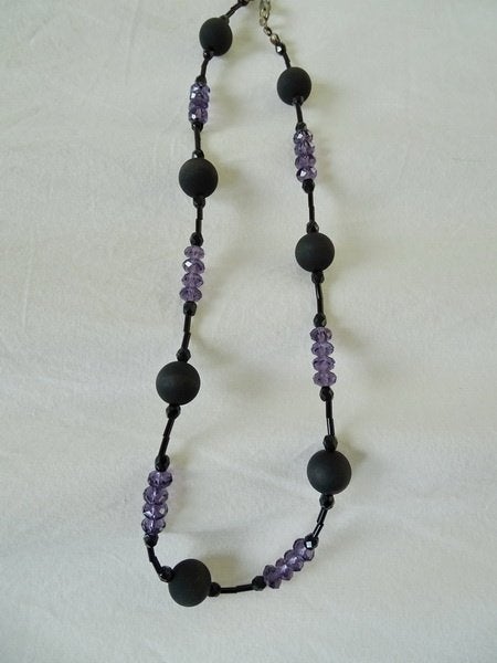 Ketting paars met zwart, Sieraden, Tassen en Uiterlijk, Ophalen of Verzenden, Gebruikt, Paars, Overige materialen