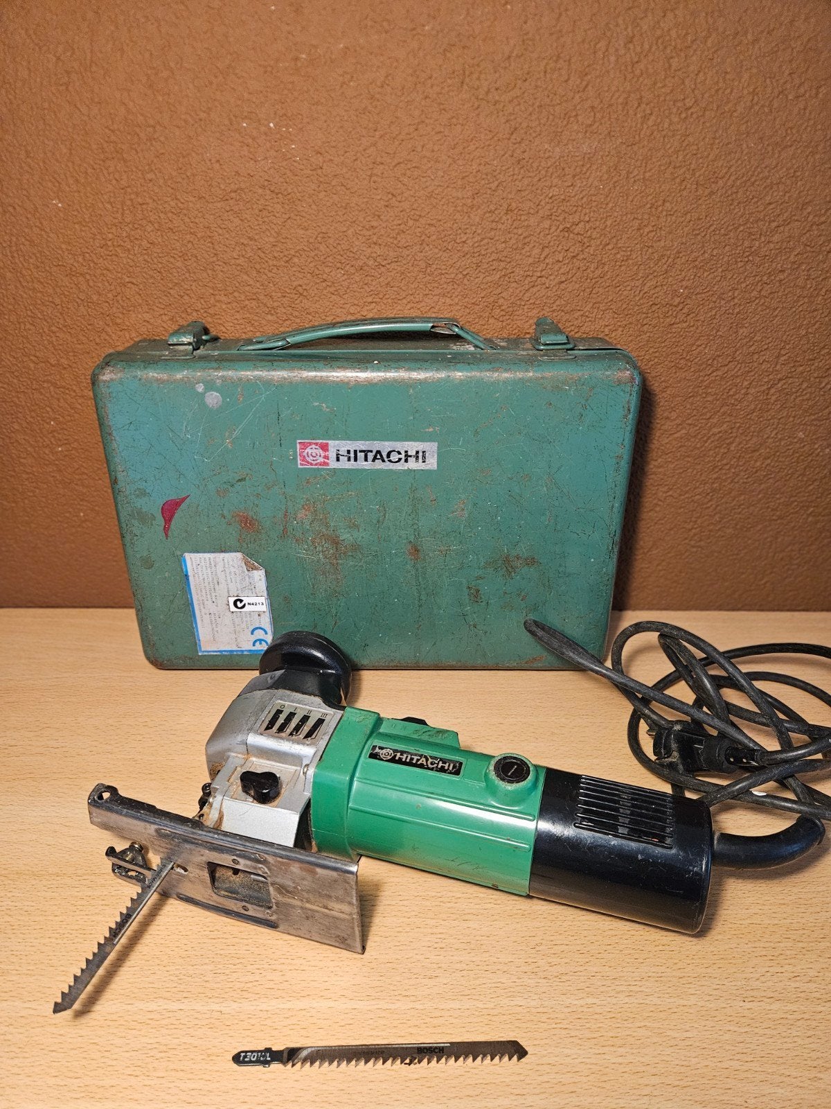 Hitachi Decoupeerzaag CJ65VA met metalen koffer, Doe-het-zelf en Verbouw, Gereedschap | Zaagmachines, Gebruikt, Decoupeerzaag
