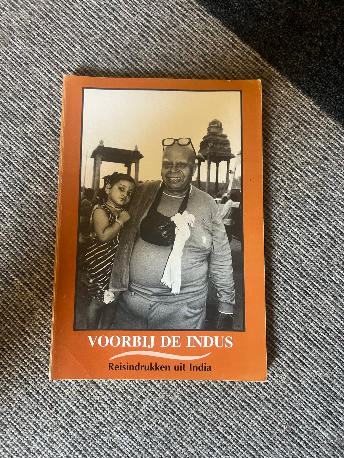 Voorbij de Indus: Reisindrukken uit India, Ophalen of Verzenden, Reisgids of -boek, Azië, Gelezen