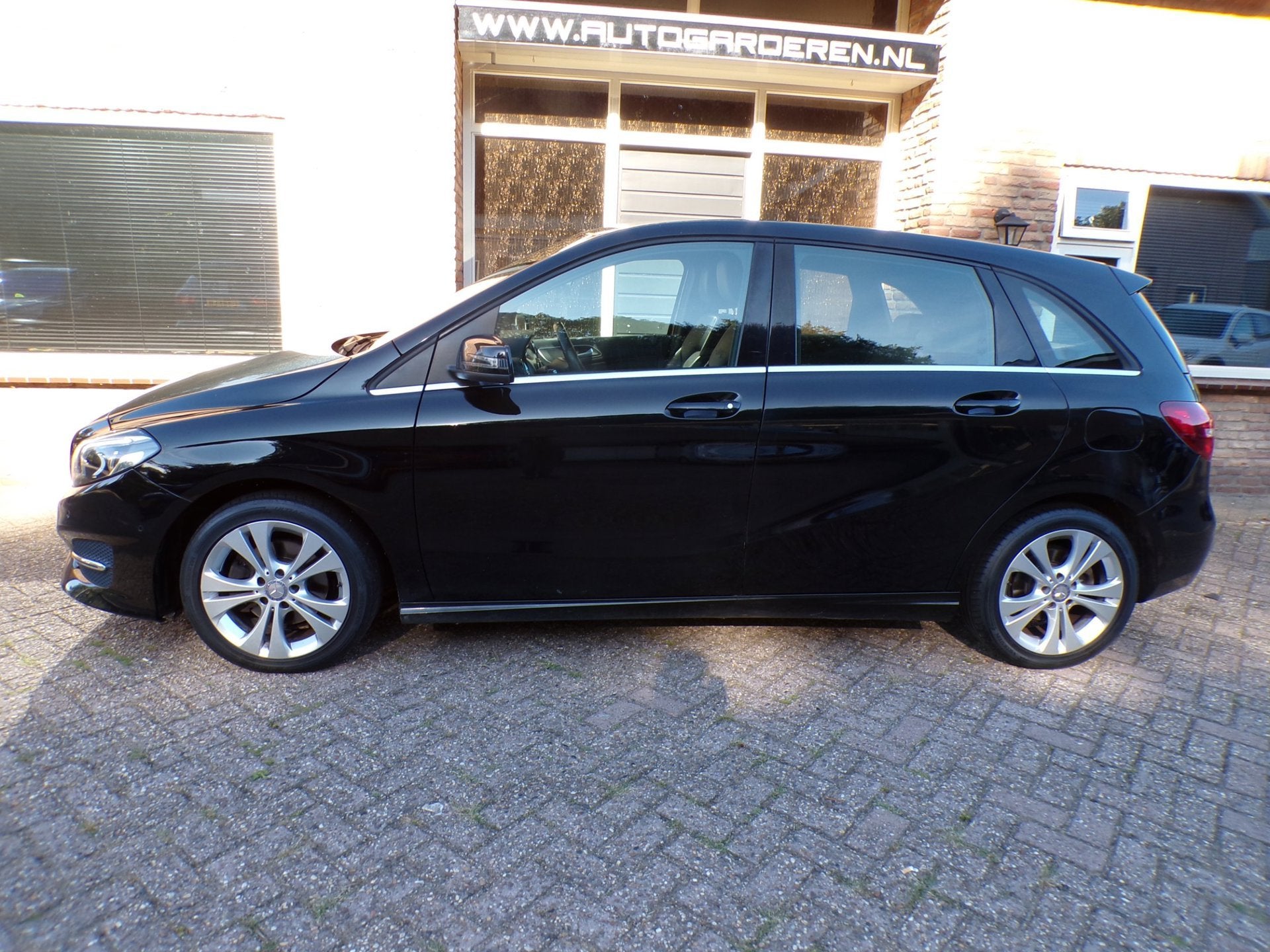 Mercedes-Benz B-klasse 180 Prestige, Auto's, Voorwielaandrijving, Gebruikt, 4 cilinders, Leder en Stof