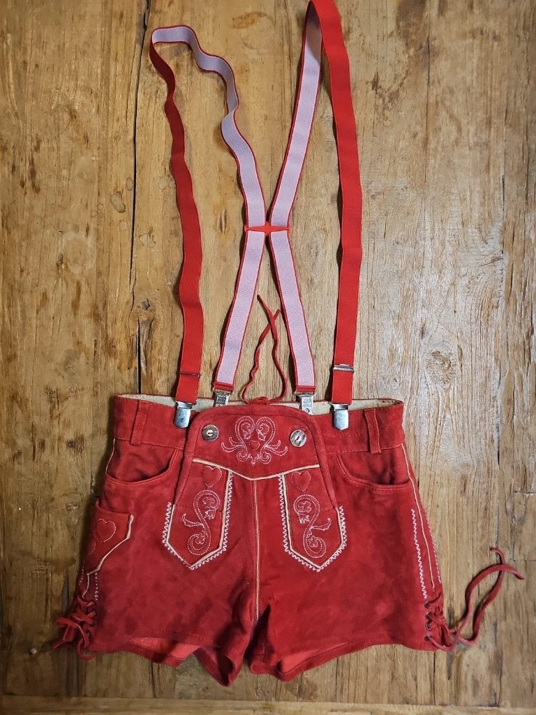 Echte lederhosen dames rood, Carnaval, Djt@dejuistetoon.eu, Mon Plaisir 19, Etten-Leur, Netherlands, DJT De Juiste Toon