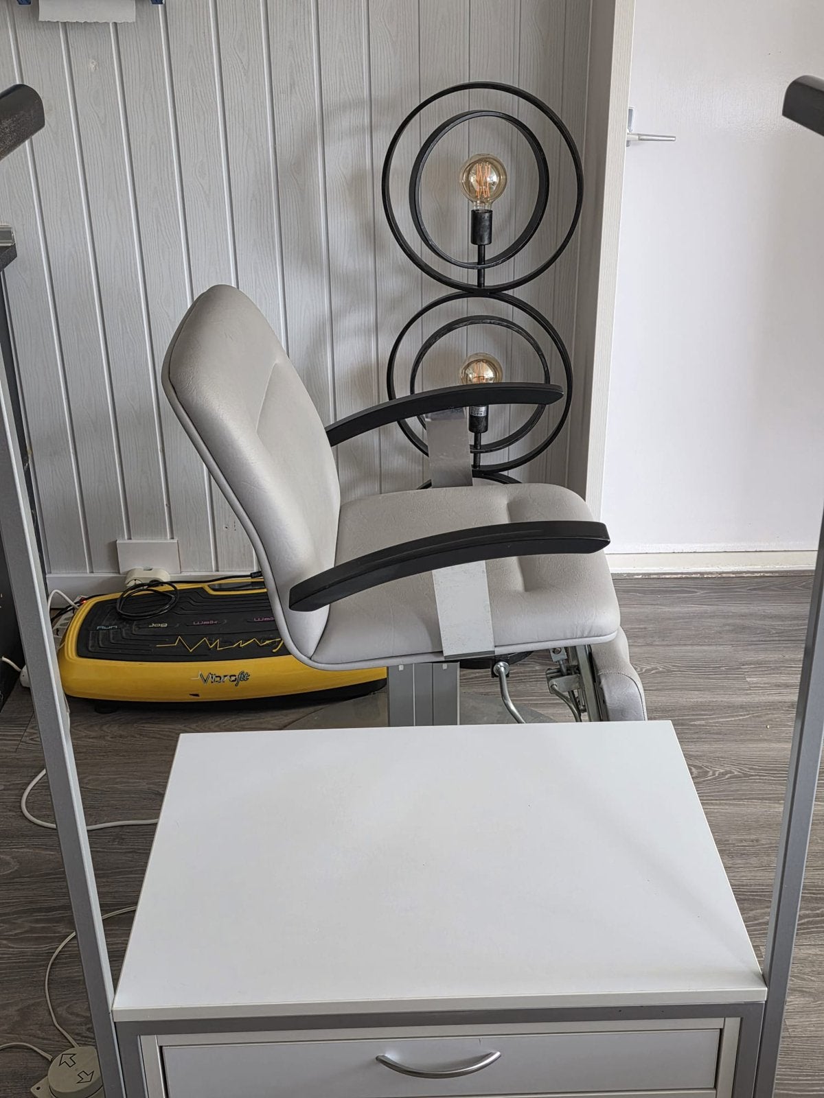 Behandelstoel voor voet en of houdingsmetingen, Huis en Inrichting, Stoelen, Ophalen, Wit, Eén