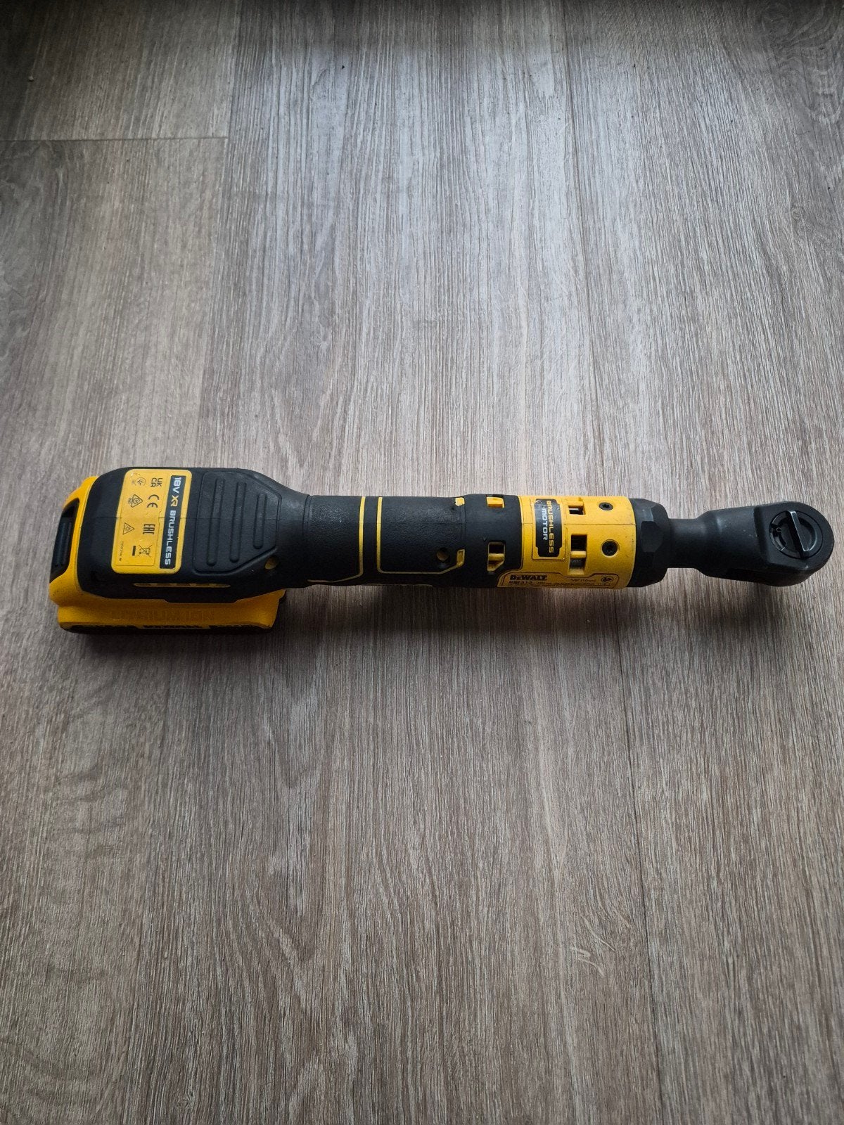 DeWalt DCF513 Accu Ratel met 2Ah accu en lader, Ophalen of Verzenden, Zo goed als nieuw