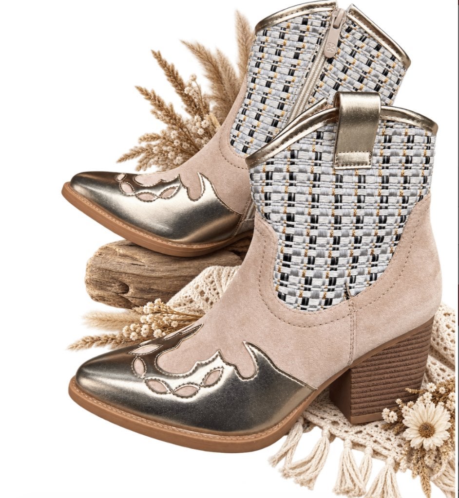 Cowboy enkelboots golden touch Maat 40, Kleding | Dames, Beige, Lage of Enkellaarzen, Nieuw, Ophalen of Verzenden