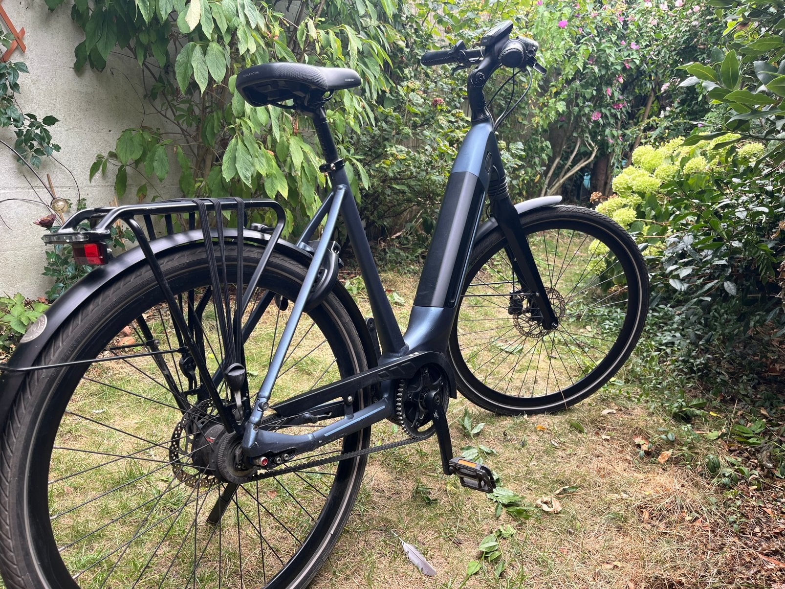 Gazelle Ultimate C8+HMB - maat 57, Fietsen en Brommers, Elektrische fietsen, Gebruikt, Ophalen of Verzenden, 50 km per accu of meer