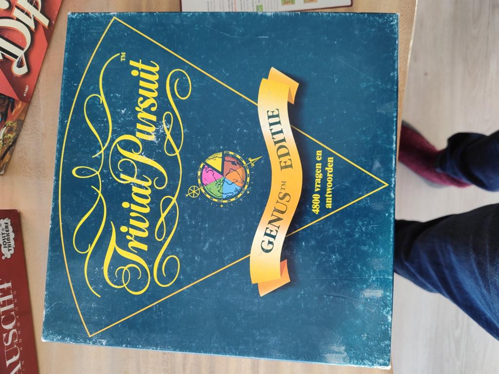 Trivial Pursuit Genus Editie Bordspel, Vijf spelers of meer, Ophalen, Gebruikt, Parker Brothers