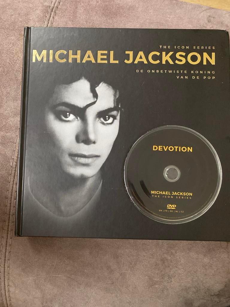 Michael Jackson: The Icon Series Boek + DVD, Ophalen, Zo goed als nieuw, Artiest