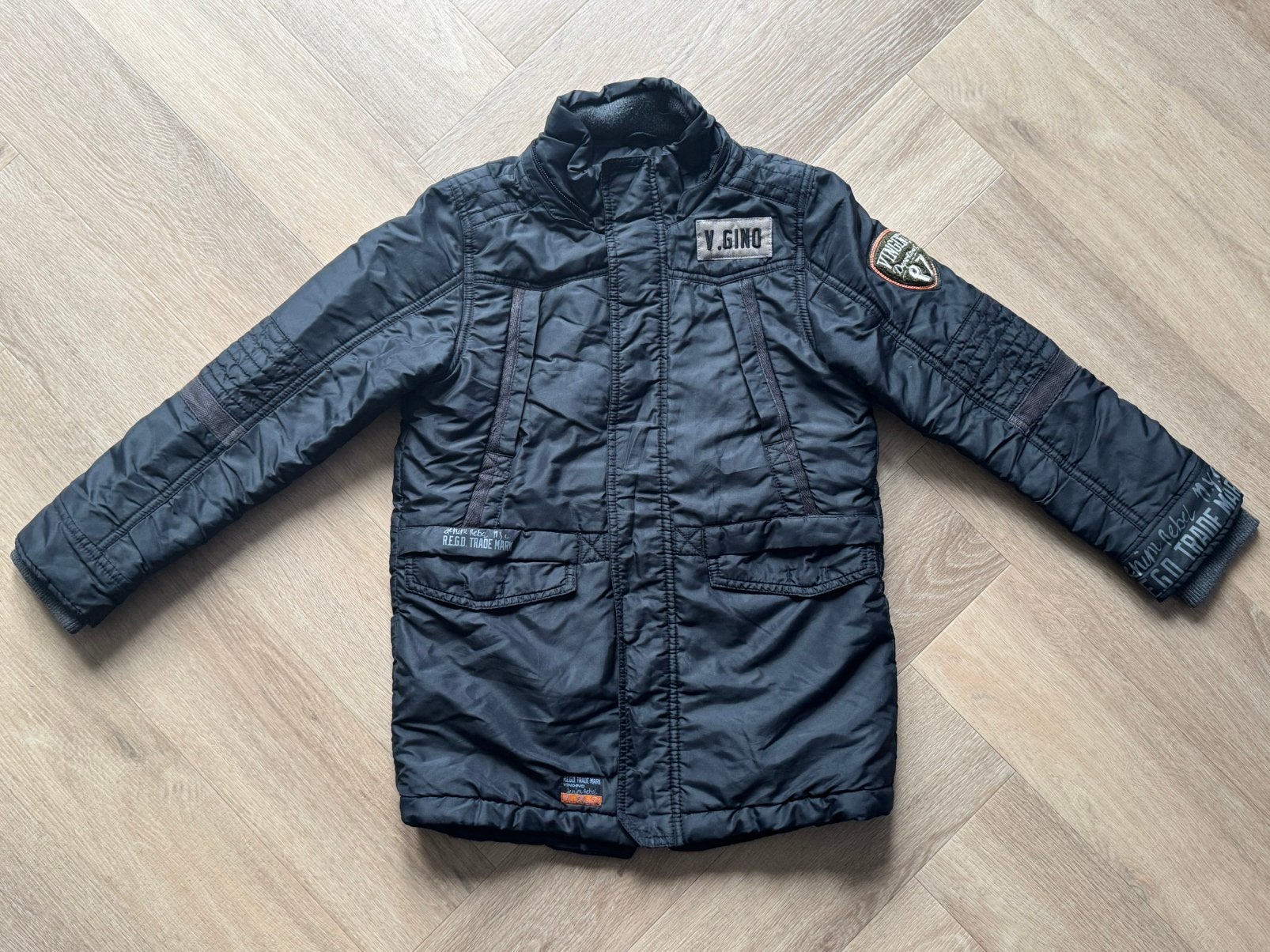 Vingino winterjas zwart/oranje maat 8 | 122/128, Kinderen en Baby's, Kinderkleding | Maat 122, Ophalen of Verzenden, Gebruikt
