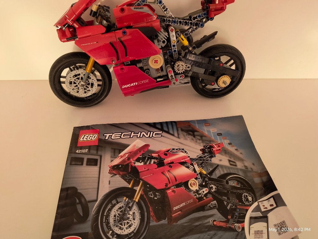 LEGO technic 42107 Ducati Panigale V4 R met boekje, Lego, Ophalen of Verzenden, Zo goed als nieuw, Compleet