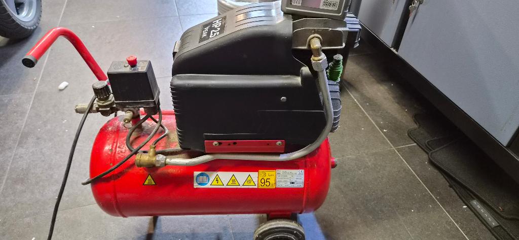 compressor (Roda), Ophalen, Gebruikt, 6 tot 10 bar, Minder dan 200 liter/min