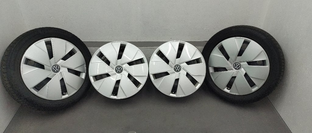 VW ID.3 velgen 18 inch met wieldoppen, Ophalen, 18 inch, Velg(en), Winterbanden
