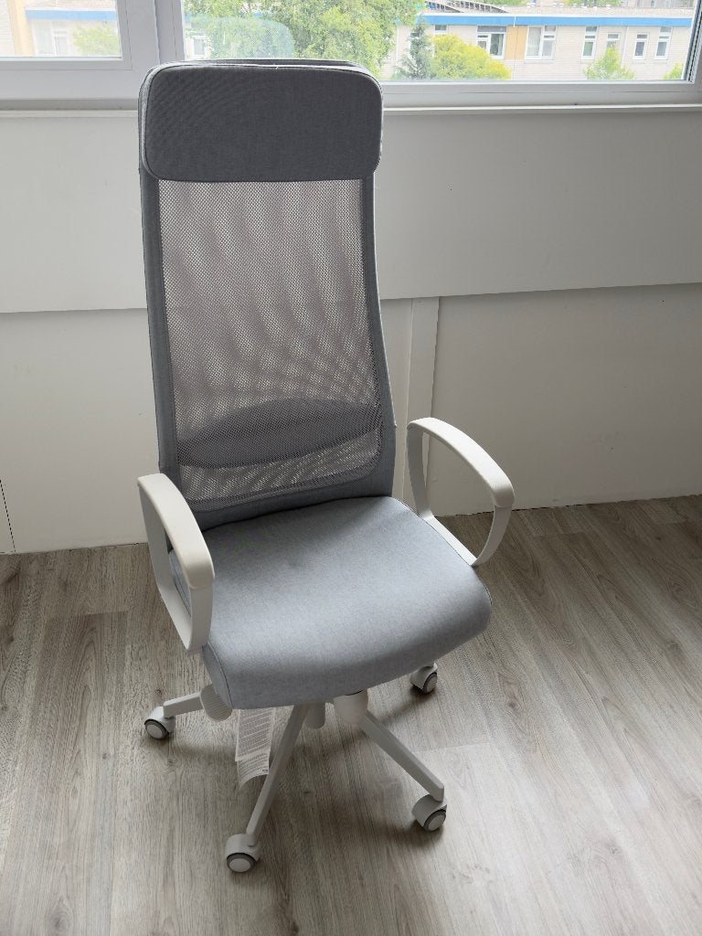 MARKUS Office chair, Vissle light grey, Ophalen, Zo goed als nieuw, Grijs, Bureaustoel