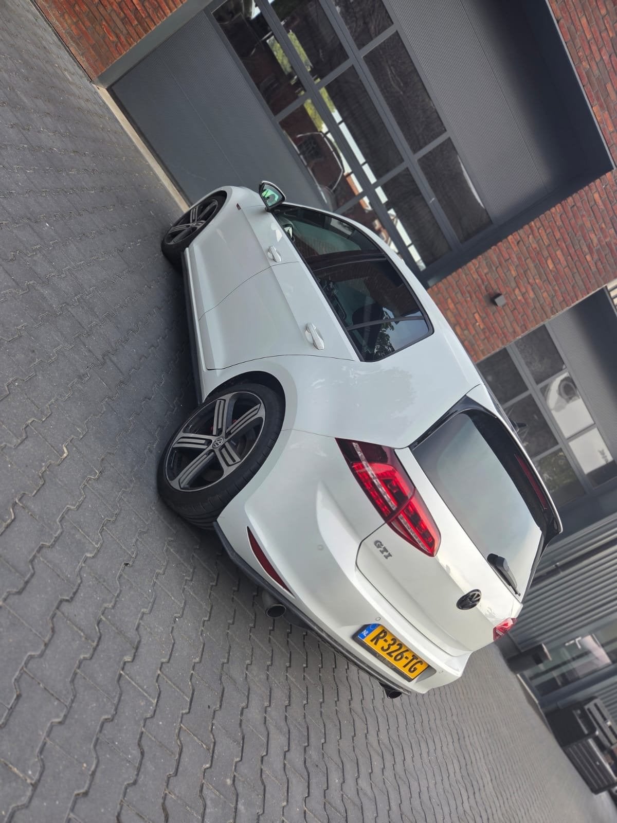 Volkswagen Golf  2.0 TSI 169KW 5D DSG 2014 Wit, 4 cilinders, 1984 cc, Wit, 1324 kg