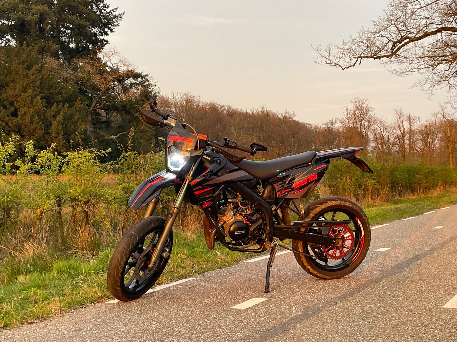 Rieju MRT50 SM | 2020 | Brommer, Ophalen, 6 versnellingen, Maximaal 45 km/u, Zo goed als nieuw