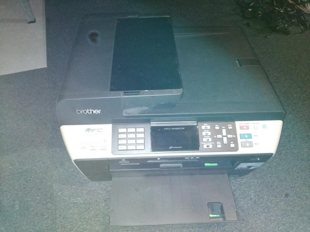 Brother MFC-6490CW All-in-One Printer met extra papier, Computers en Software, Printers, Gebruikt, All-in-one, Inkjetprinter, Faxen