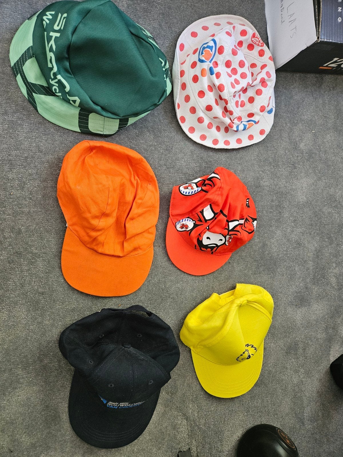 Diverse petten en hoeden - prijs per stuk, Ophalen of Verzenden, Zo goed als nieuw