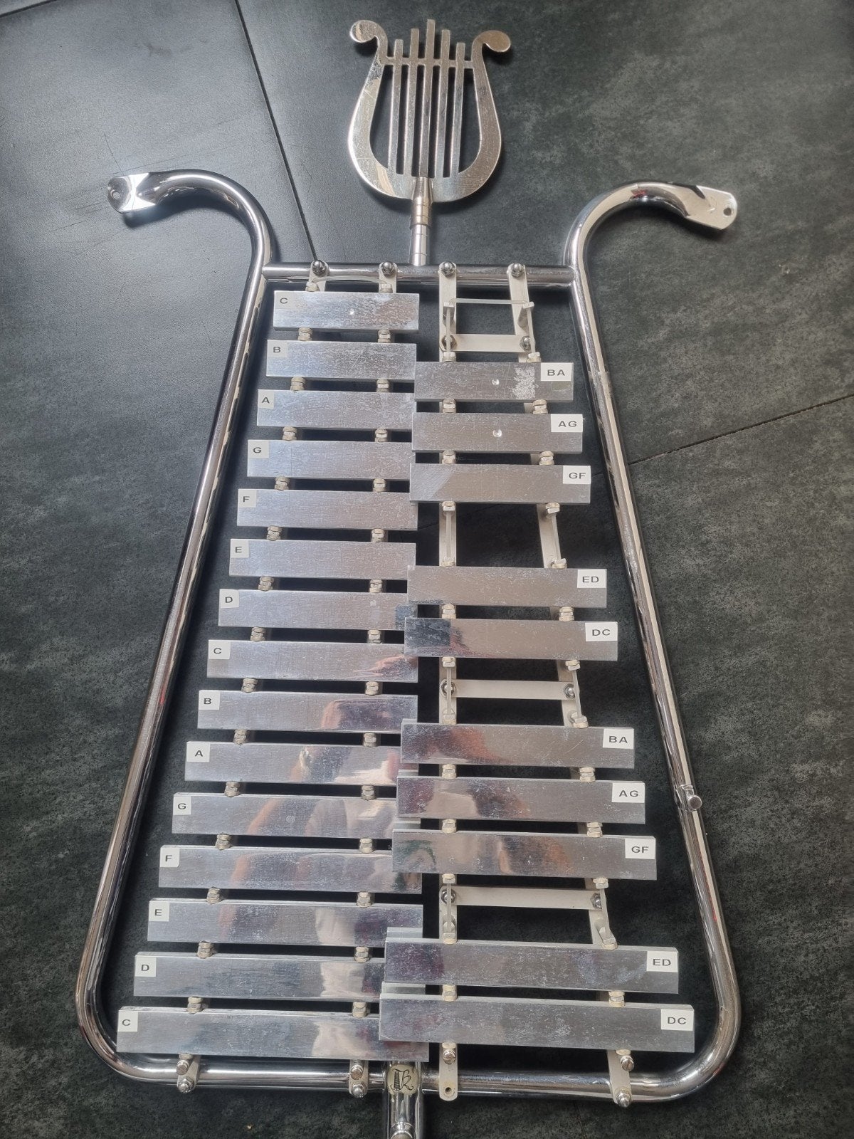 JK Lyra model 130 - Glanzende Lier met Koffer, Ophalen, Gebruikt, Overige soorten, Met koffer of draagtas