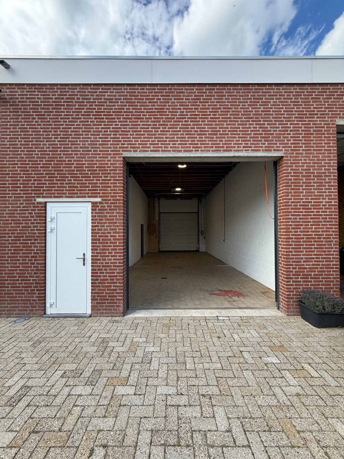 Te Huur bedrijfsruimte / loods in Landgraaf, 65 m², Huur, Bedrijfsruimte