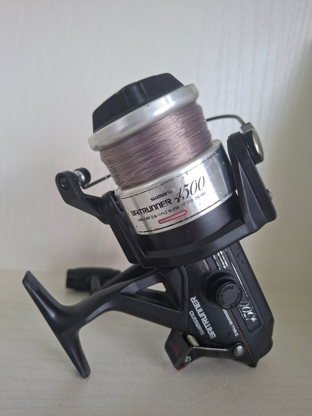 Old Skool Shimano 4500A baitrunner/ karpervisserij, Ophalen of Verzenden, Gebruikt, Molen