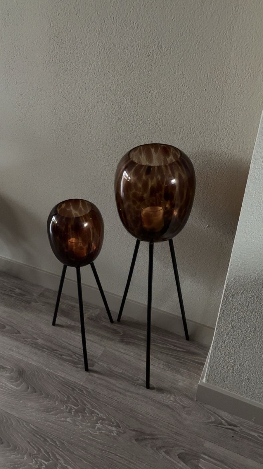 Set van 2 bruine glazen windlichten op standaard, Ophalen, Windlicht, Bruin, Glas
