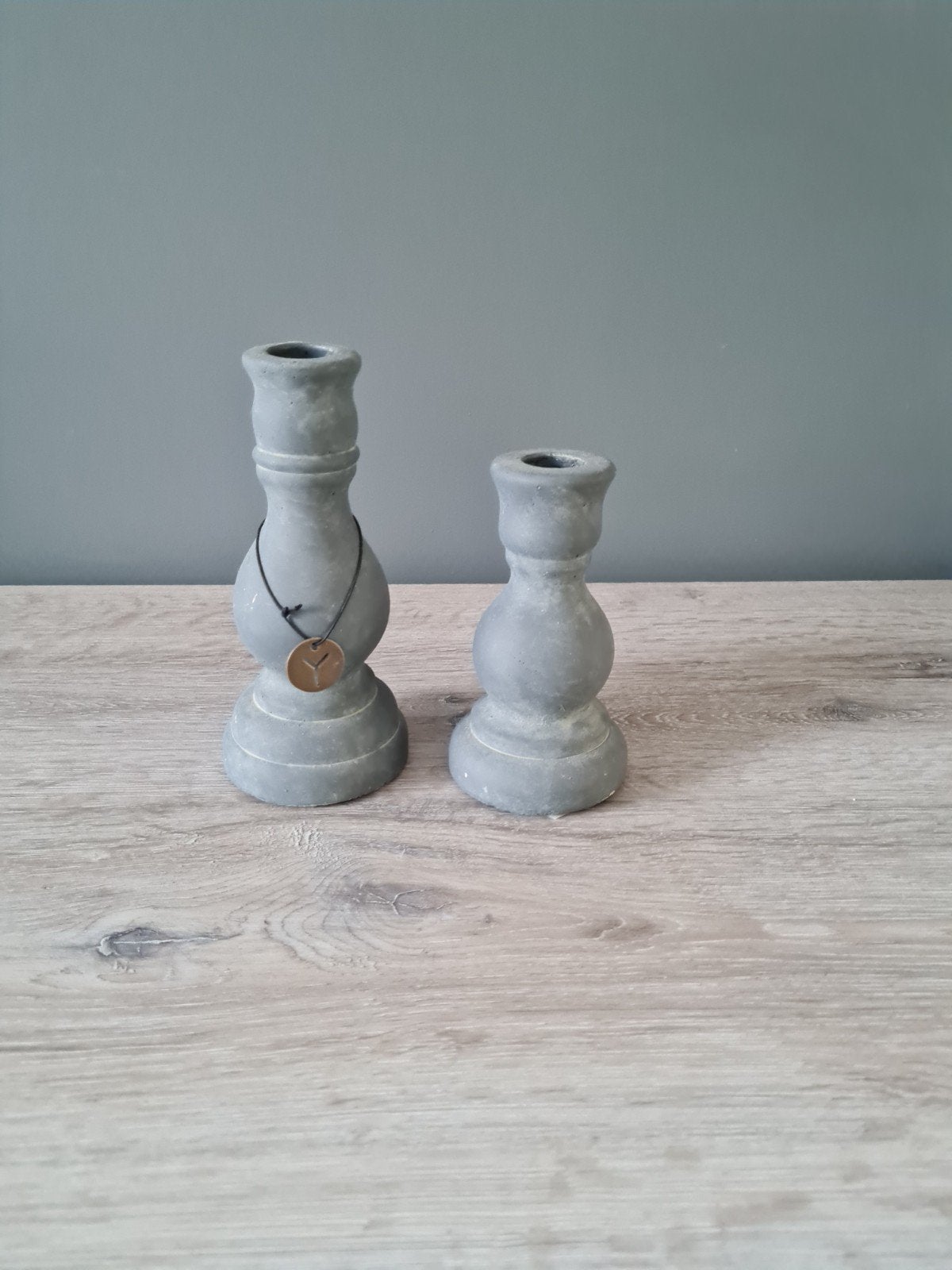 kaarsen standaard, Huis en Inrichting, Woonaccessoires | Kandelaars en Kaarsen, Ophalen of Verzenden, Grijs, Steen/keramiek, 18 cm