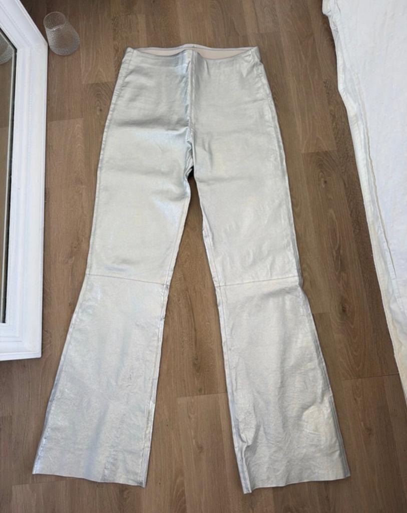 Leren broek EST’SEVEN, Kleding | Dames, Broeken en Pantalons, Overige kleuren, Maat 42/44 (L), Nieuw, Ophalen of Verzenden