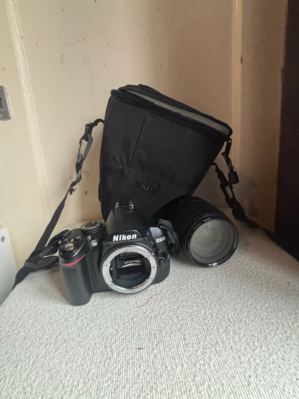 Nikon D3000 Spiegelreflexcamera met lens en tas, Audio, Tv en Foto, Fotocamera's Digitaal, Gebruikt, Spiegelreflex, Nikon, 8 keer of meer