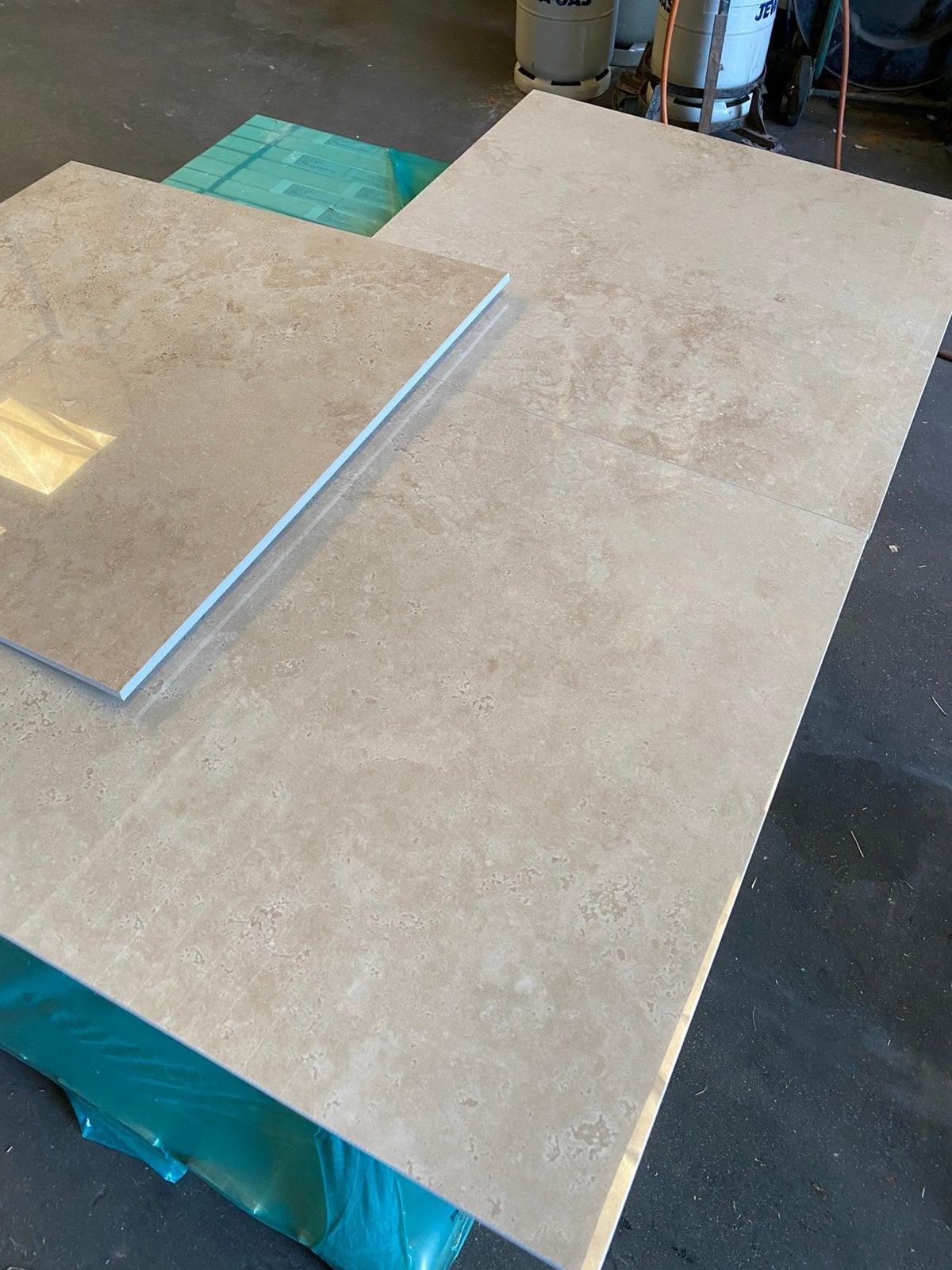 93,96 m2 Marmerlook marfil glossy 60x60 TOP 15 euro per m2, 60 cm of meer, Keramiek, Nieuw, 10 m² of meer