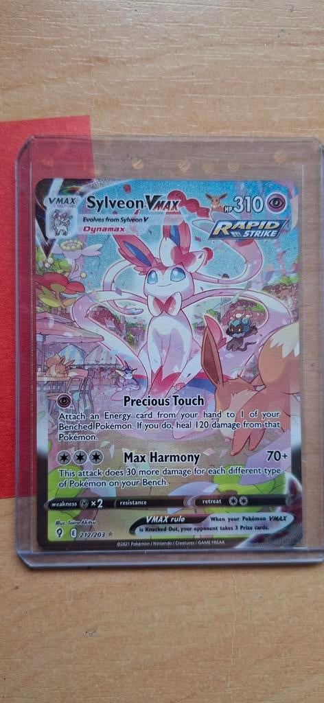 Sylveon VMAX 212/203 Alternate Art NM, Hobby en Vrije tijd, Verzamelkaartspellen | Pokémon, Ophalen, Nieuw, Losse kaart, Foil