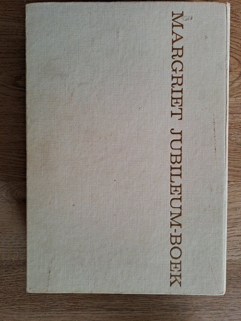 MARGRIET. JUBILEUMBOEK. VINTED 1961., Boeken, Gelezen, Diverse auteurs, Ophalen of Verzenden, Nederland