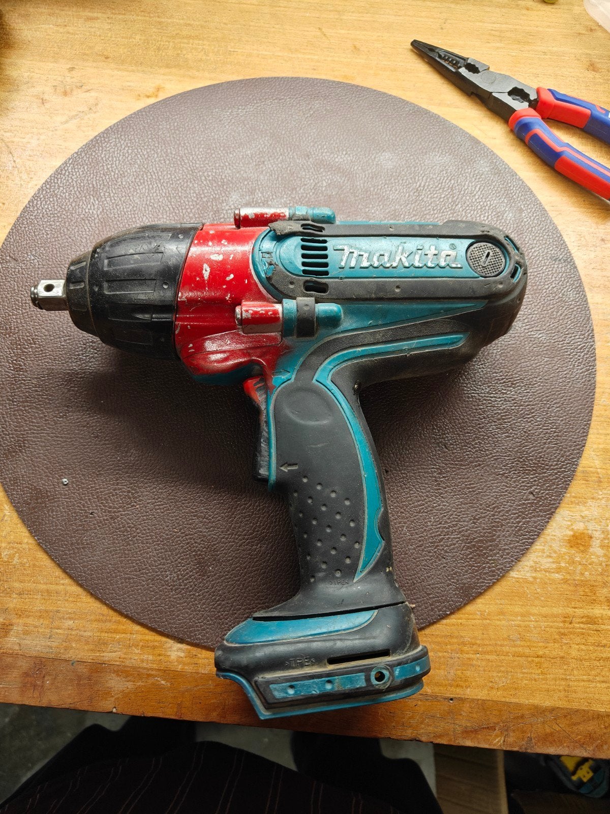 Makita DTW450 Slagmoersleutel, Ophalen of Verzenden, Gebruikt, 600 watt of meer, Boormachine