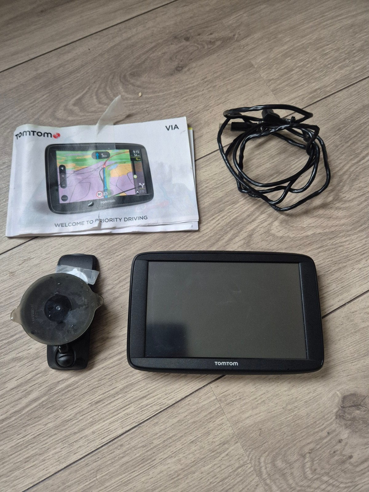 TomTom Via 62 Navigatiesysteem met accessoires, Ophalen of Verzenden, Zo goed als nieuw