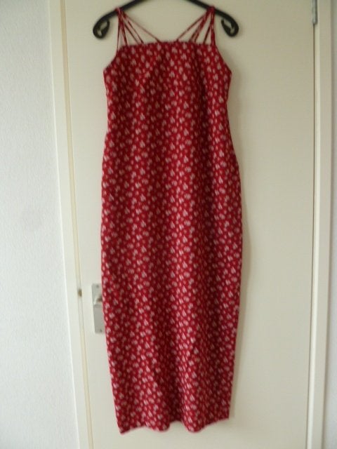 Rode lange jurk. Maat 36 / 38. Met aparte schouderbandjes., Ophalen of Verzenden, Zo goed als nieuw, Maat 36 (S), Rood