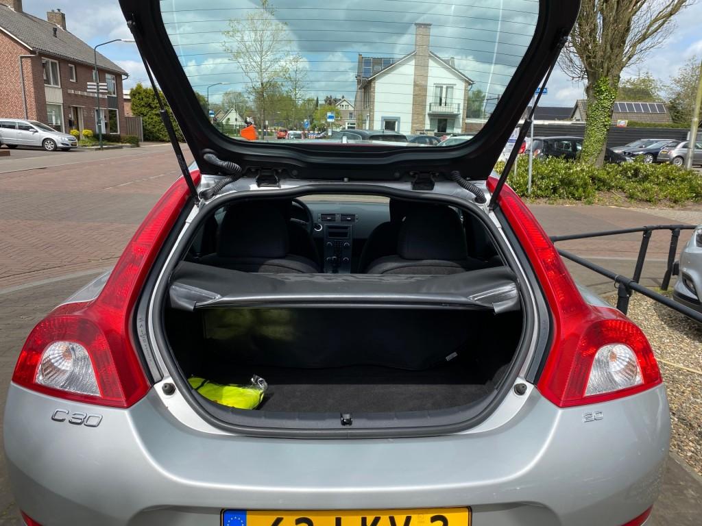 Volvo C30 2.0 143PK / AIRCO-ECC / ELEK. RAMEN / RADIO-CD / B, Gebruikt, Electronic Stability Program (ESP), 4 stoelen, Origineel Nederlands