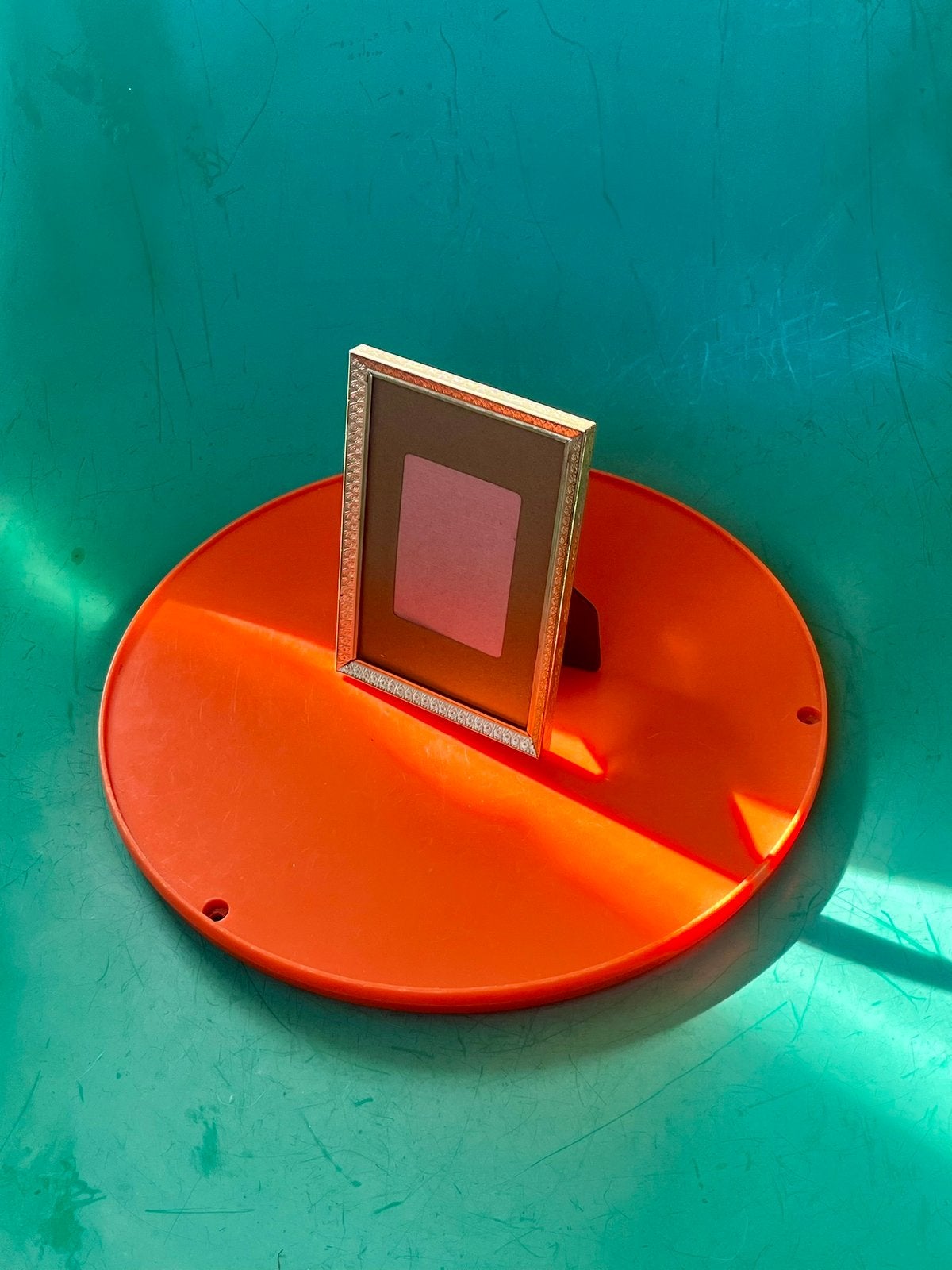 Vintage lijstje goudkleurig kunststof metaal antiek art-deco, Ophalen of Verzenden, Gebruikt