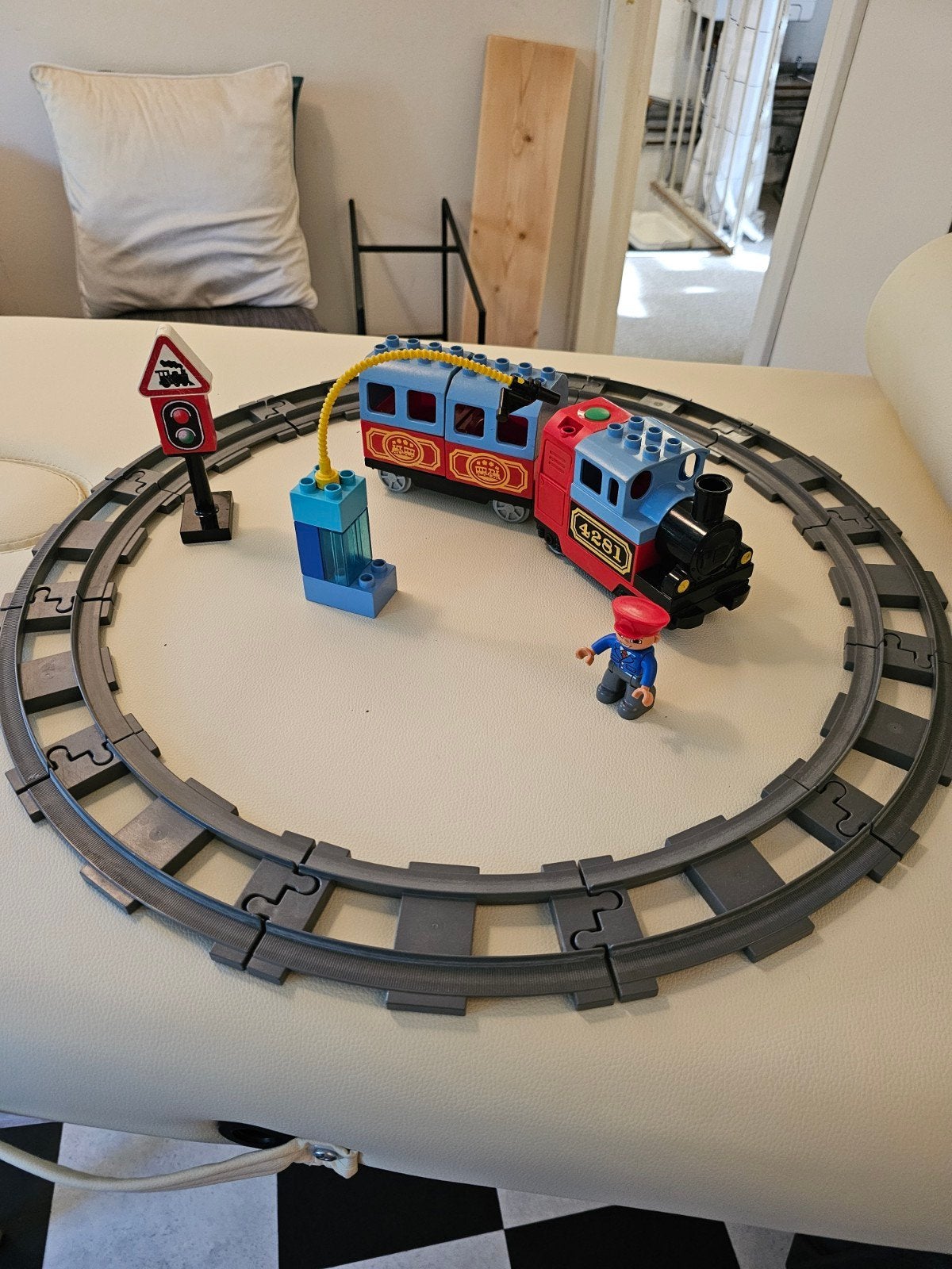 LEGO Duplo Stoomtrein met geluid en diverse accessoires, Gebruikt, Overige thema's, Ophalen of Verzenden, Inclusief minifiguren