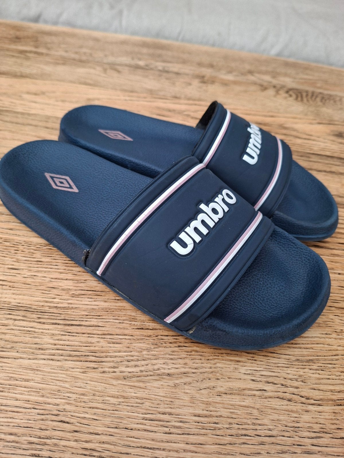 Nette UMBRO slipers maat 39, Ophalen, Zo goed als nieuw, Blauw