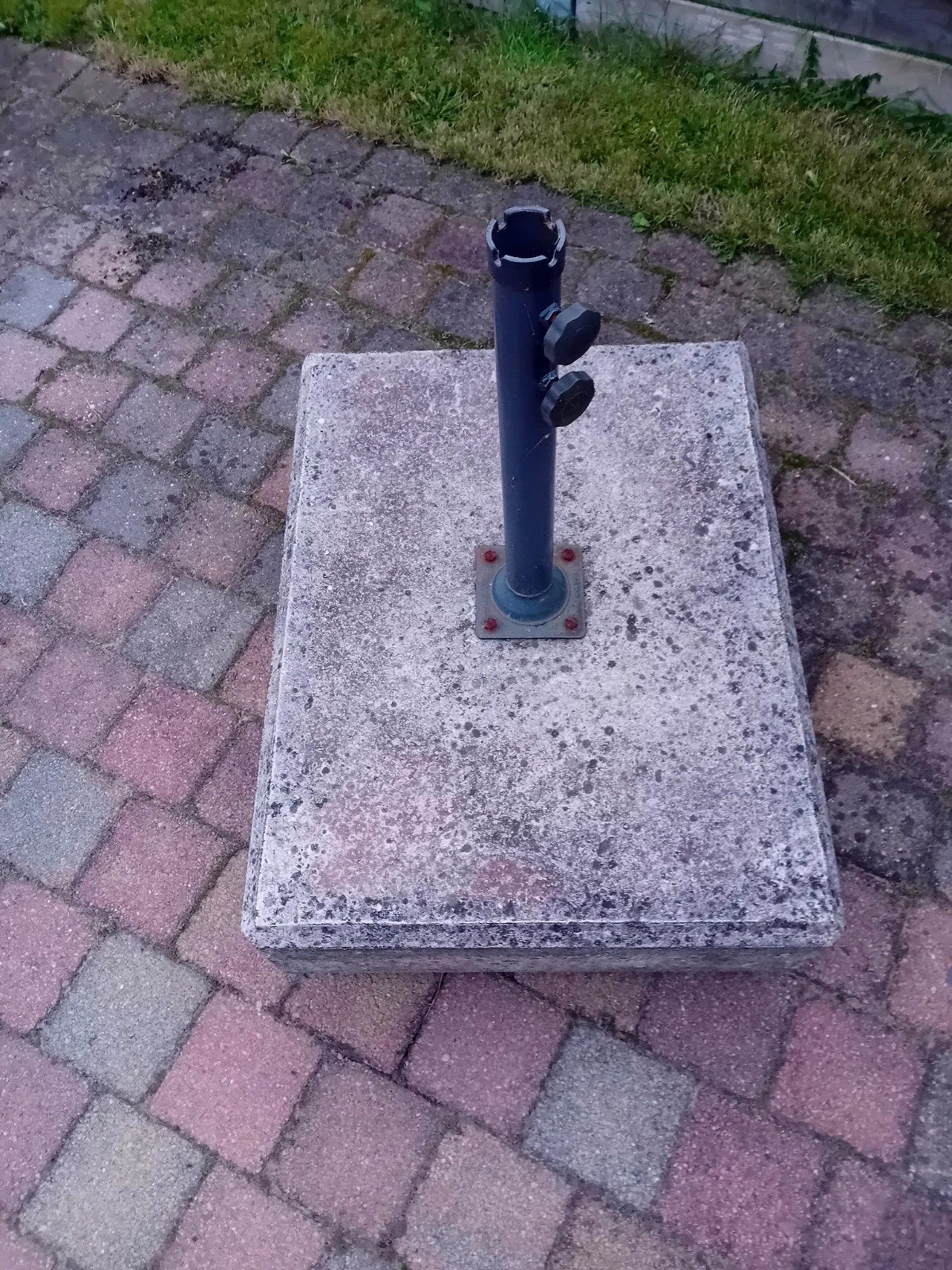 Stevige parasolvoet van beton