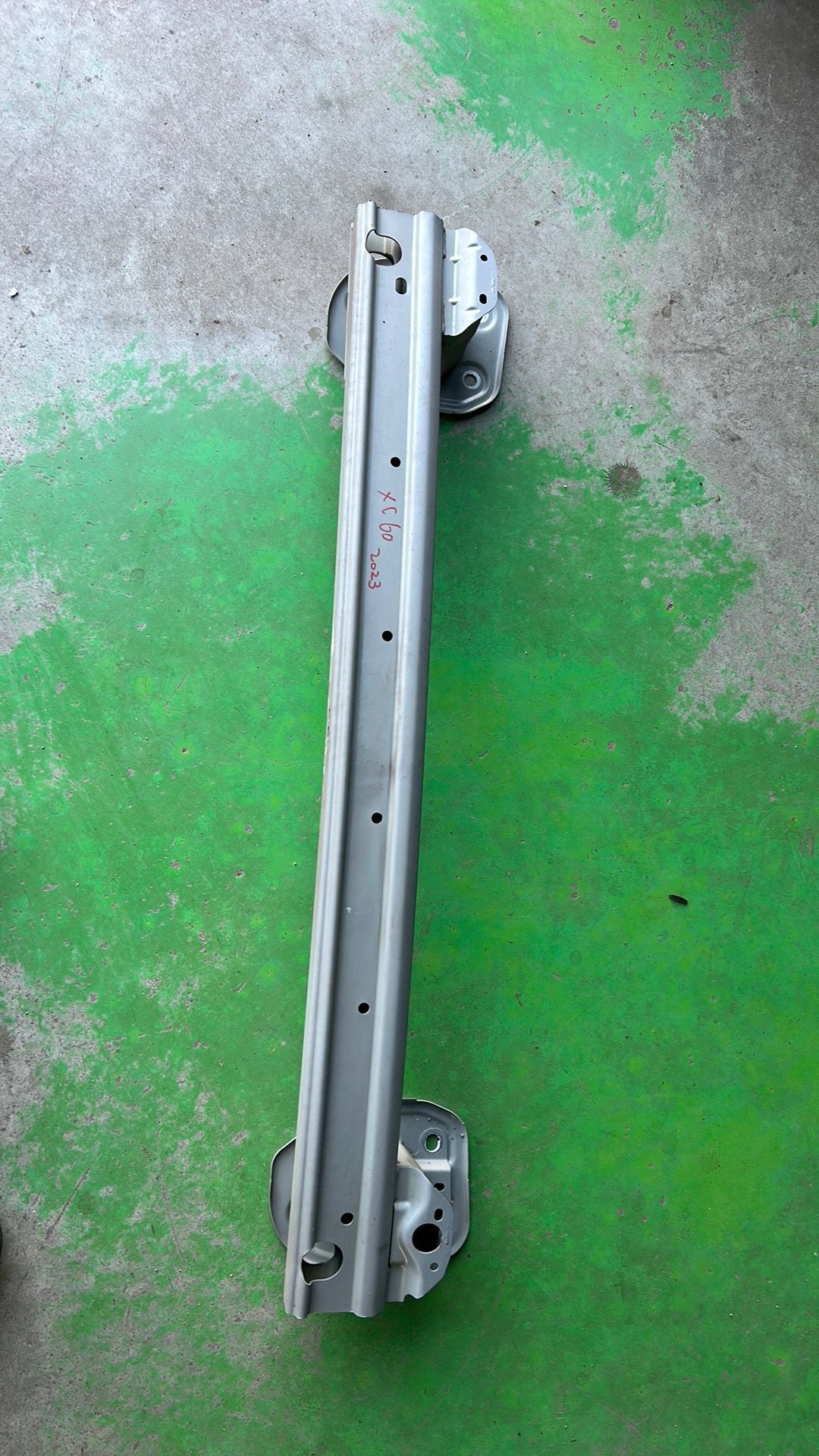 Bumperbalk achter volvo xc60, Ophalen of Verzenden, Achter, Volvo, Bumper