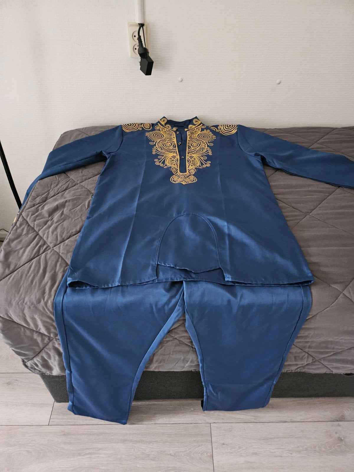 Arabische feest kleding maat M - Blauw met goud borduurwerk, Kleding | Heren, Ophalen, Onbekend, Maat 48/50 (M), Kleding