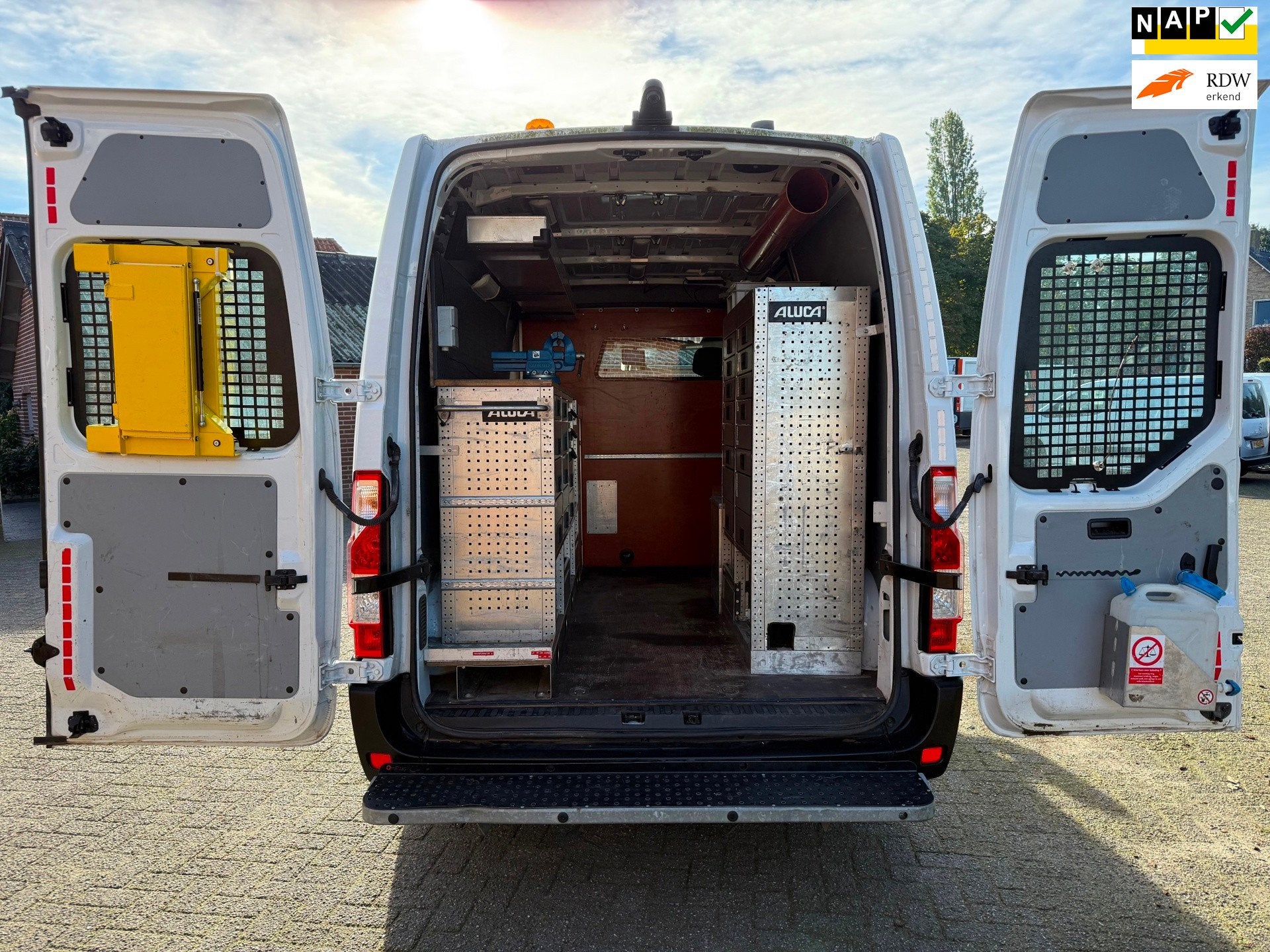 Opel Movano 2.3 CDTI BiTurbo L2H2 servicebus 230V victron Bo, Auto's, Gebruikt, Euro 6, 4 cilinders, 2500 kg