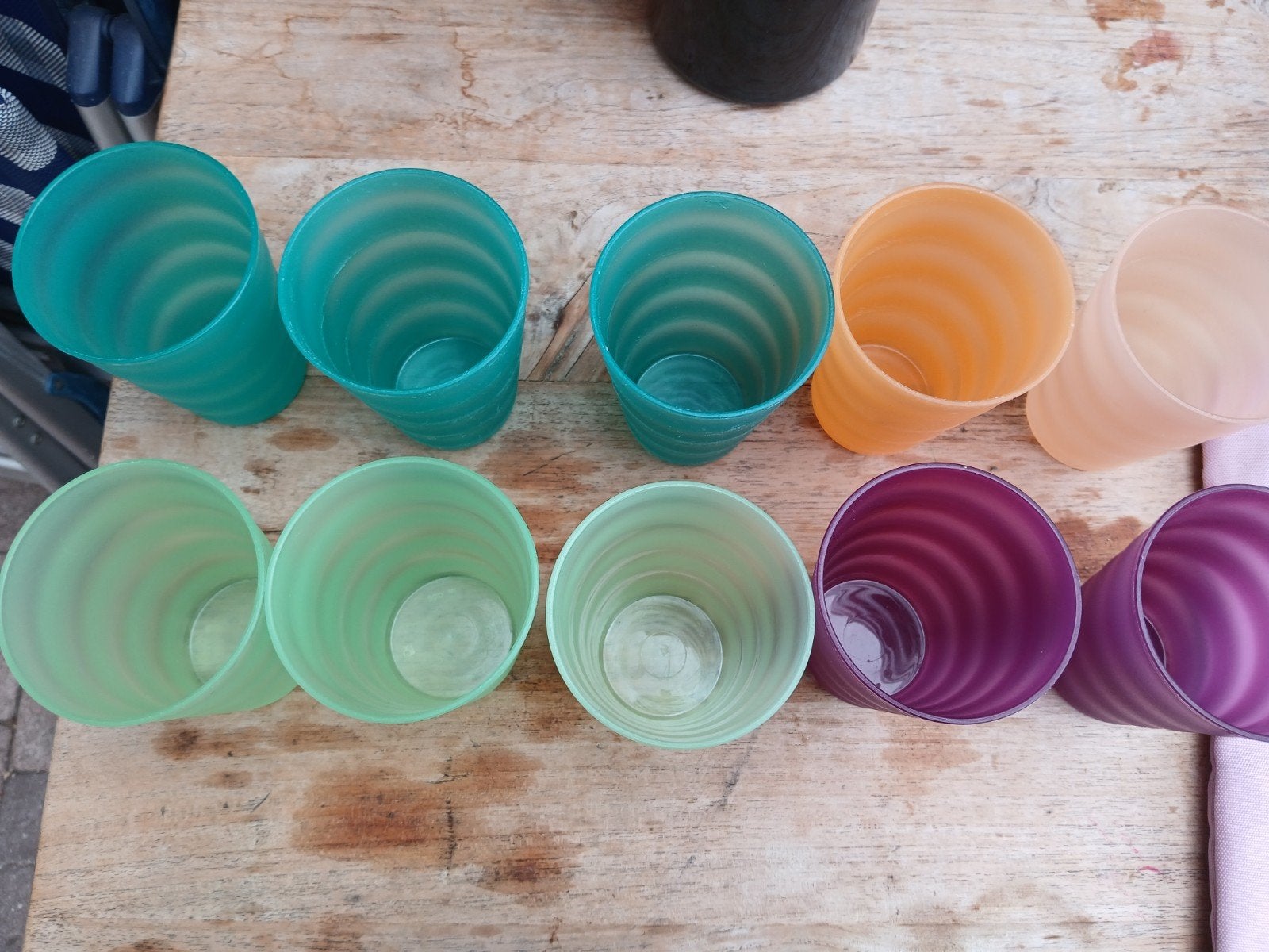 Set van 10 gekleurde kunststof tupperware bekers, Kunststof, Ophalen of Verzenden, Meerkleurig, Overige merken