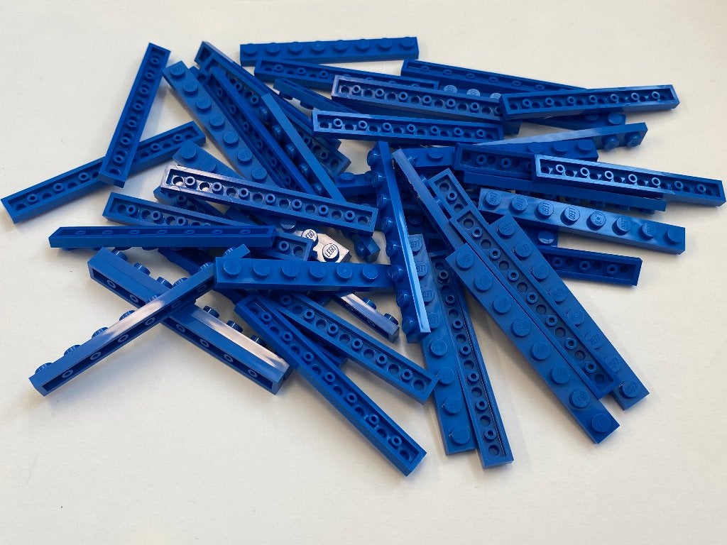 Partij 50x nieuwe 1x8 Lego plaatjes in diverse kleuren, Overige thema's, Lego, Nieuw, Ophalen of Verzenden