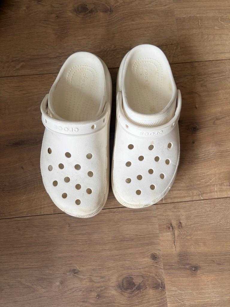 Crocs wit maat 38/39, Gebruikt, Jongen of Meisje, Schoenen, Ophalen of Verzenden