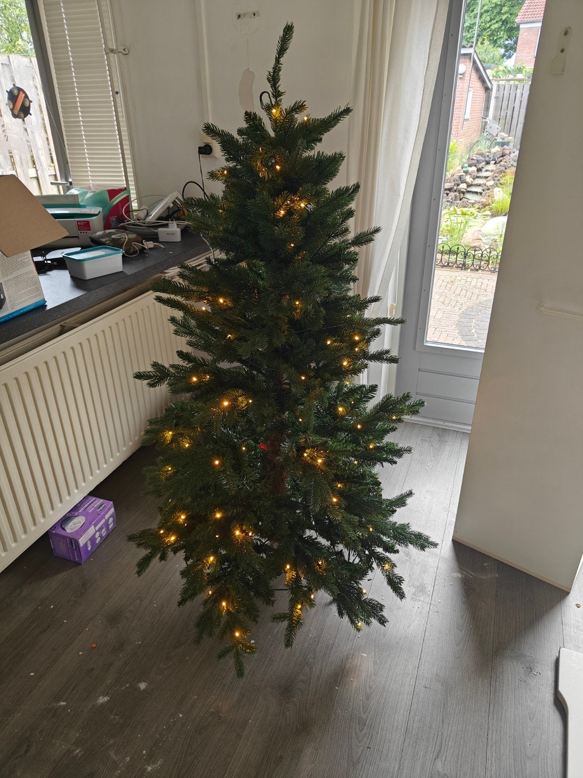Kunstkerstboom incl. Kerstverlichting. 150cm hoog, Ophalen, Zo goed als nieuw