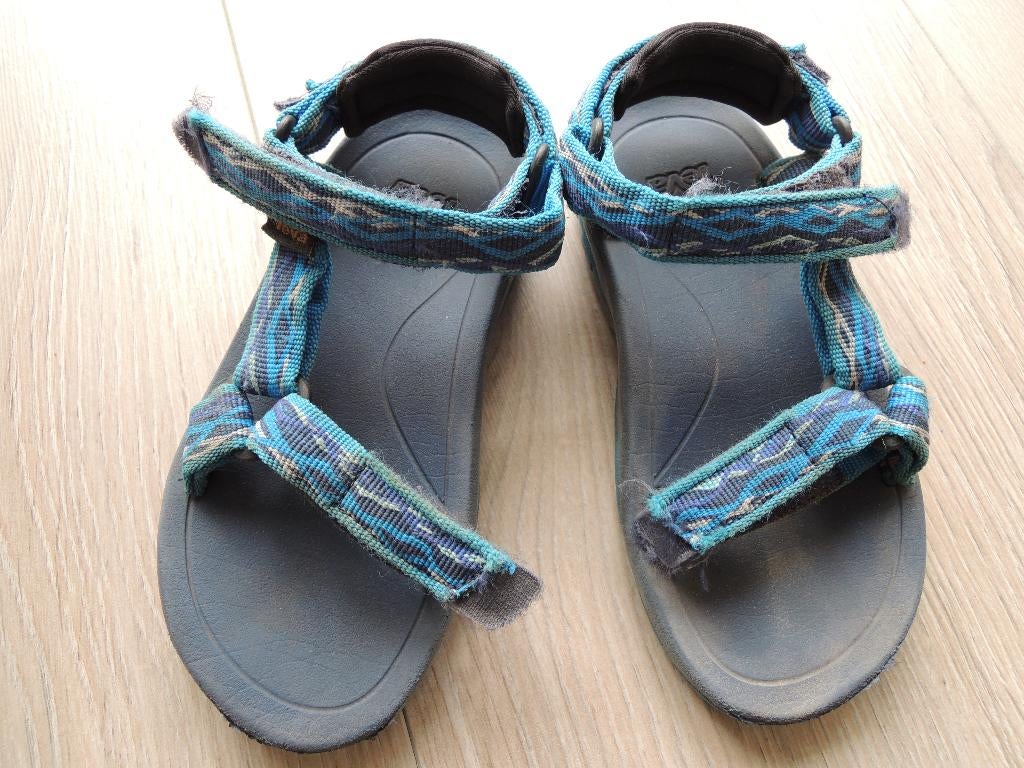 Teva's en crocs maat 26, Kinderen en Baby's, Kinderkleding | Schoenen en Sokken, Gebruikt, Jongen of Meisje, Overige typen, Ophalen of Verzenden